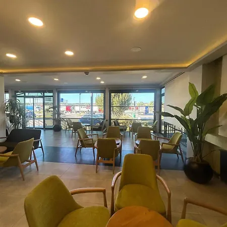 Goldeneye & Casino Otel 5*