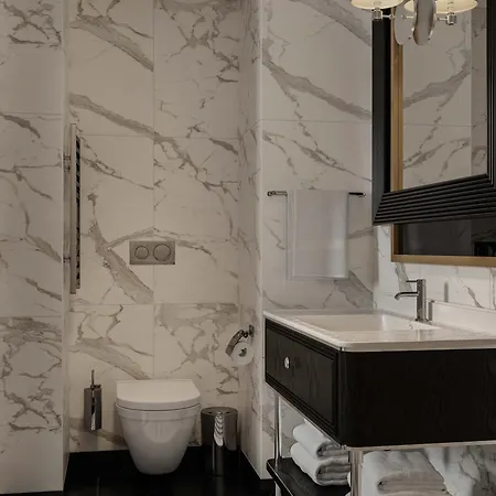 Goldeneye & Casino 5* 斯维伦格勒