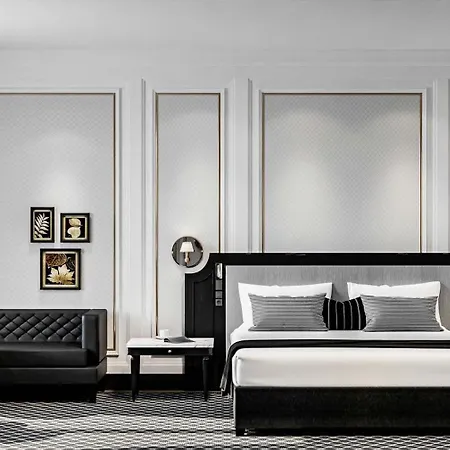 Goldeneye & Casino Otel