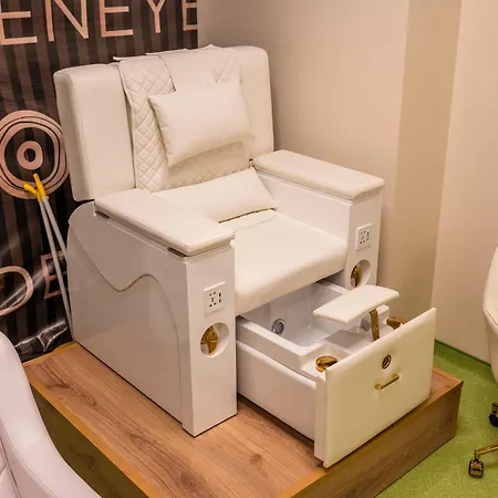 Goldeneye & Casino 酒店