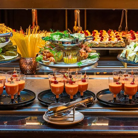 Goldeneye & Casino Hotel 5*