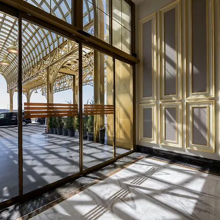 Goldeneye & Casino 5*