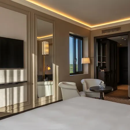 Hotel Goldeneye & Casino